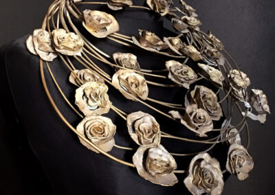 Grand collier couronne de roses